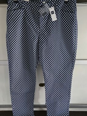 GAP Men’s Navy and White Geometric Print Chinos
